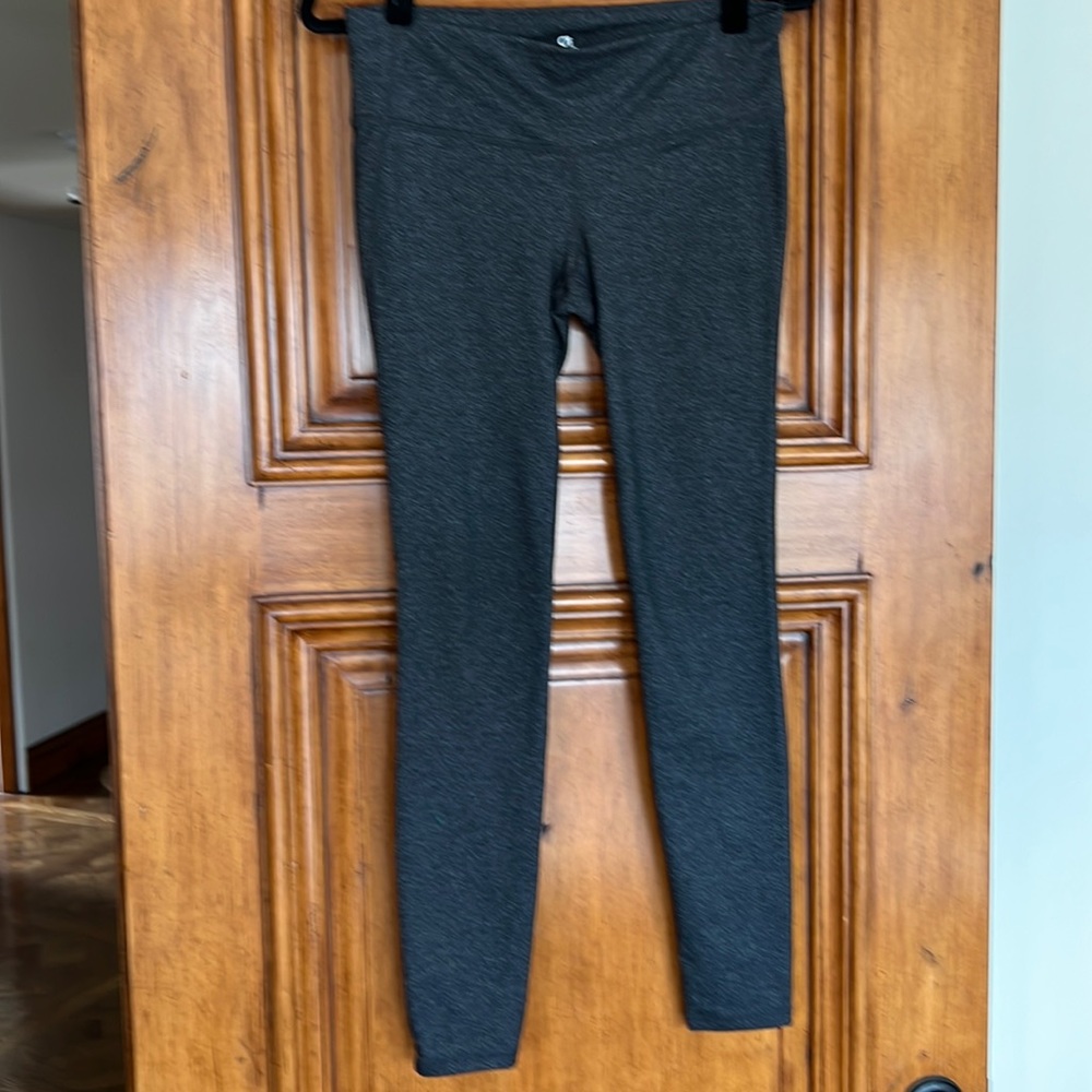 Charcoal grey yoga or workout leggings. By Gap fit size M.